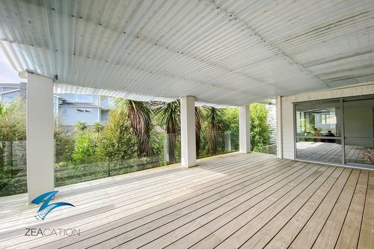 Photo of property in 106 Admirals Court Drive, Greenhithe, Auckland, 0632