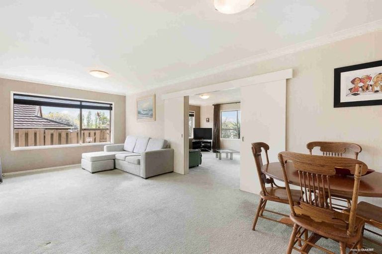 Photo of property in 116 Glenmore Road, Sunnyhills, Auckland, 2010