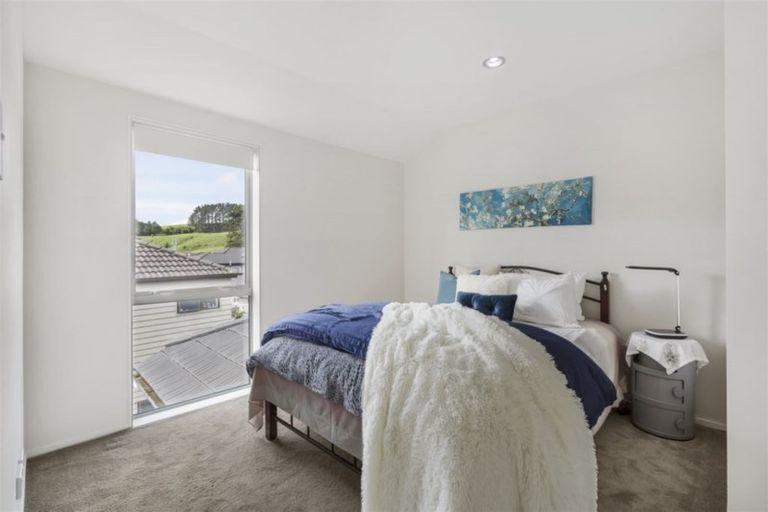 Photo of property in 23 Ravello Rise, Flat Bush, Auckland, 2019