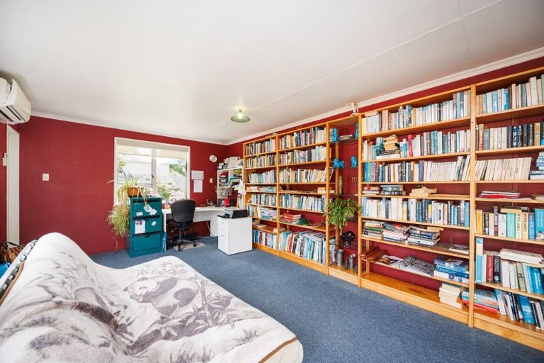 Photo of property in 17 Sandstrom Grove, Feilding, 4702