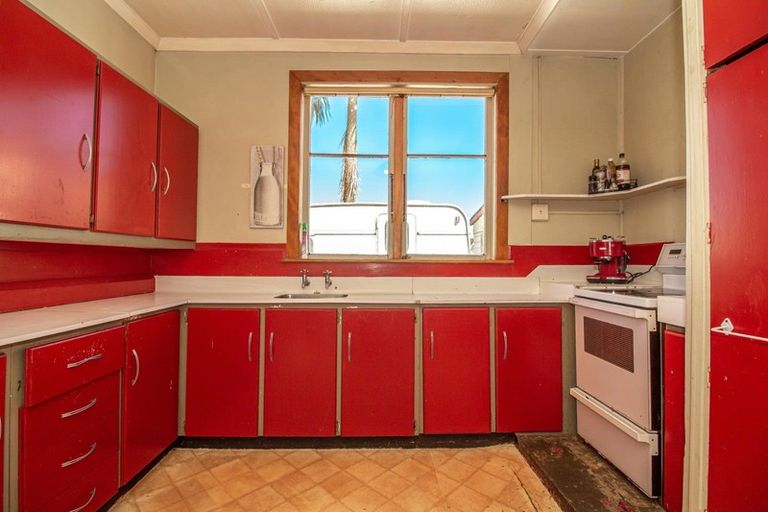 Photo of property in 48 Romilly Street, Westport, 7825