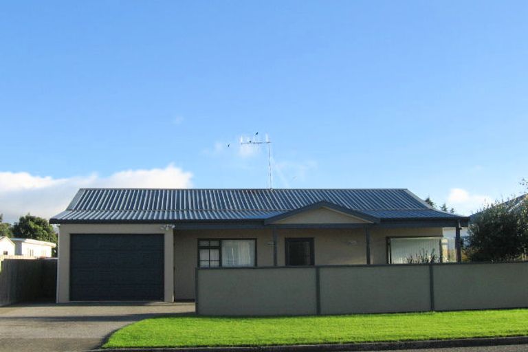 Photo of property in 11b Te Kupe Road, Paraparaumu Beach, Paraparaumu, 5032