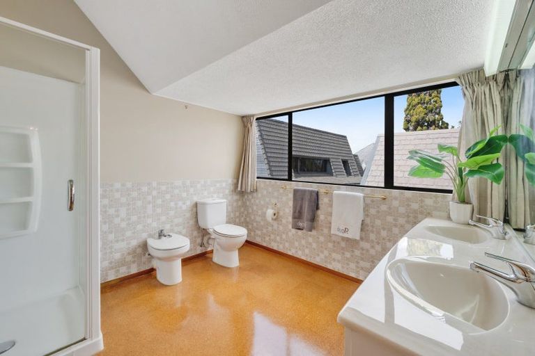 Photo of property in 12 Dayspring Way, Pakuranga, Auckland, 2010