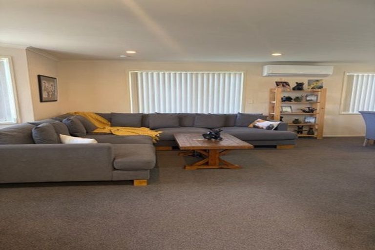 Photo of property in 19 Toomer Place, Beachlands, Auckland, 2018