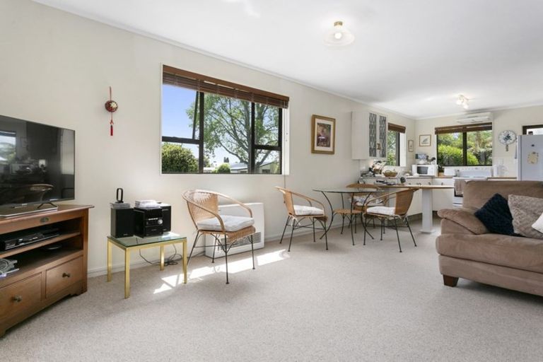 Photo of property in 41 Moore Street, Leamington, Cambridge, 3432