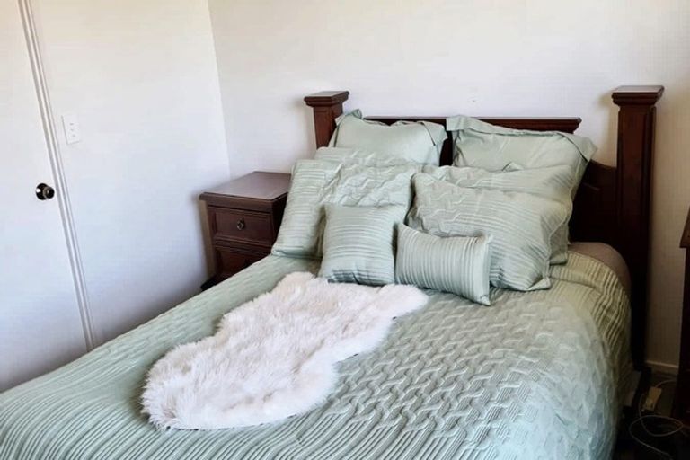 Photo of property in 96 Kamara Road, Glen Eden, Auckland, 0602