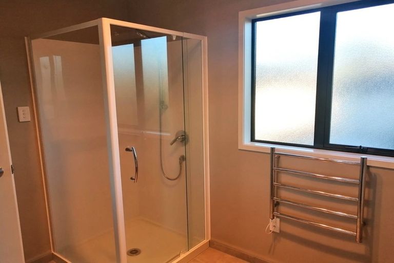 Photo of property in 13 Sonoma Crescent, Oteha, Auckland, 0632