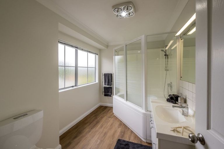 Photo of property in 321 Te Moana Road, Waikanae, 5036