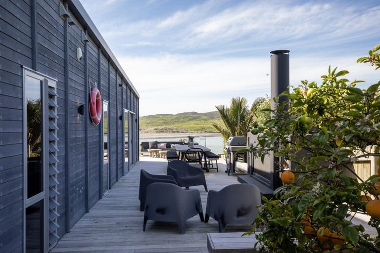 Photo of property in 115 Riria Kereopa Memorial Drive, Raglan, 3297