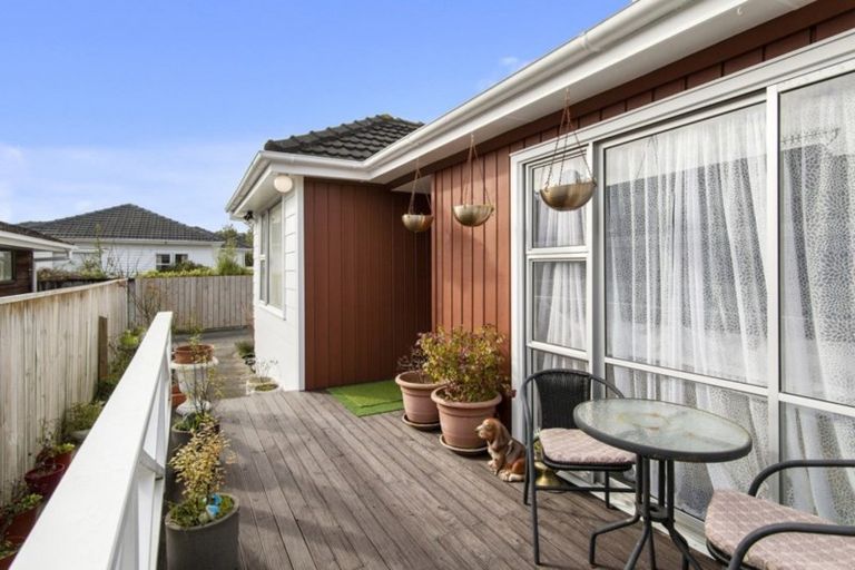 Photo of property in 2/147 Stokes Valley, Stokes Valley, Lower Hutt, 5019
