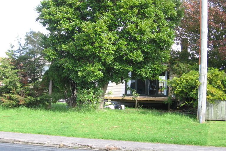 Photo of property in 1/710 Te Atatu Road, Te Atatu Peninsula, Auckland, 0610