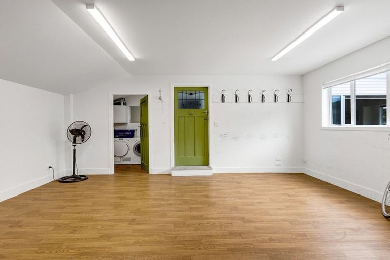 Photo of property in 4 Price Street, Westown, New Plymouth, 4310