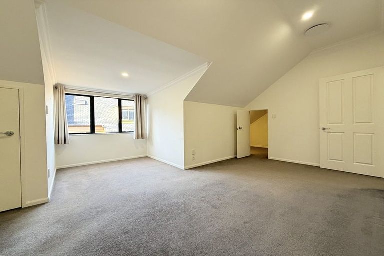 Photo of property in 60 Futuna Close, Karori, Wellington, 6012