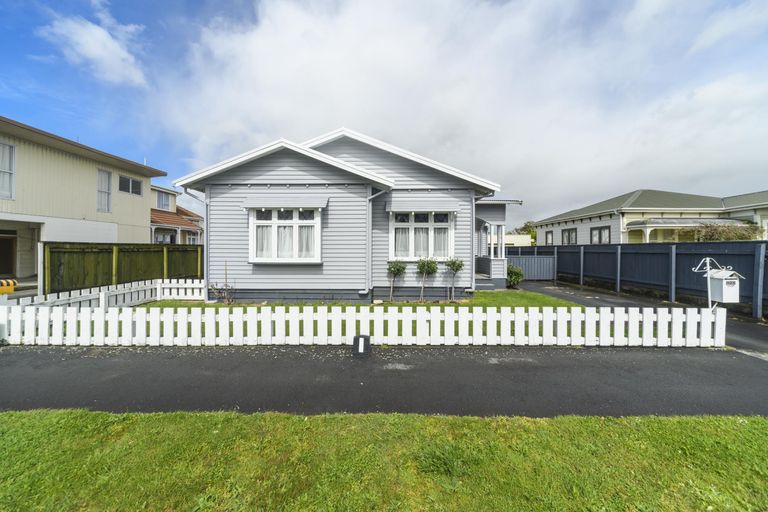 Photo of property in 126 Heretaunga Street, Palmerston North, 4414