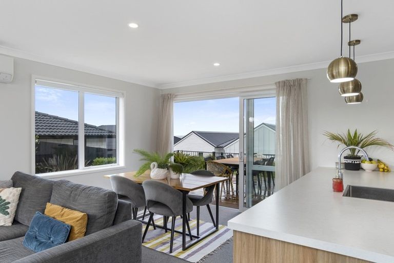 Photo of property in 53 Bert Wall Drive, Omokoroa, 3114