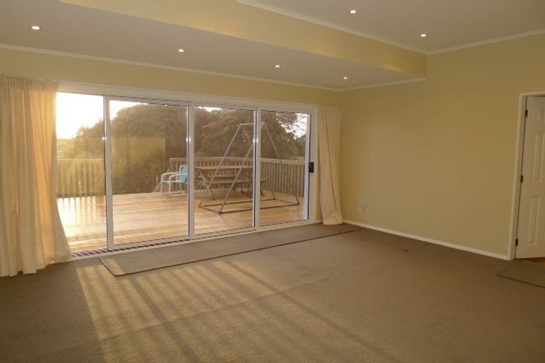 Photo of property in 64 Seddon Street, Waikanae, 5036