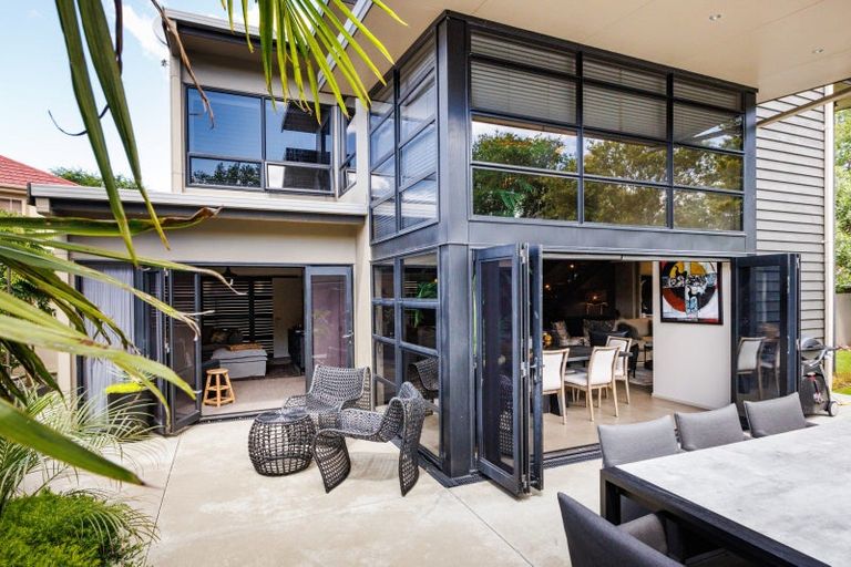 Photo of property in 143 Victoria Avenue, Hokowhitu, Palmerston North, 4410