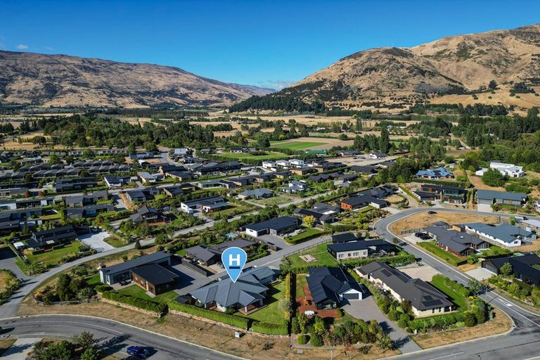 Photo of property in 5 Nancy Lane, Wanaka, 9305