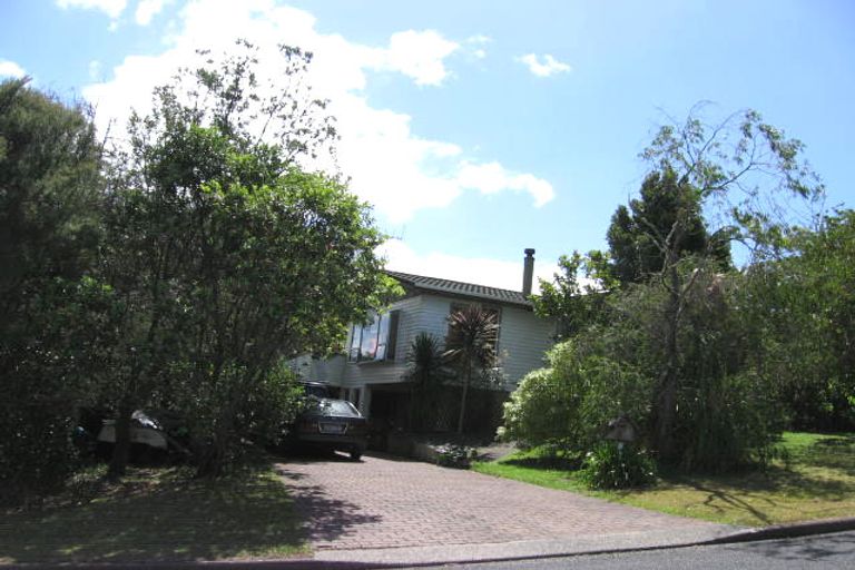 Photo of property in 4 Ridgewood Crescent, Birkenhead, Auckland, 0626