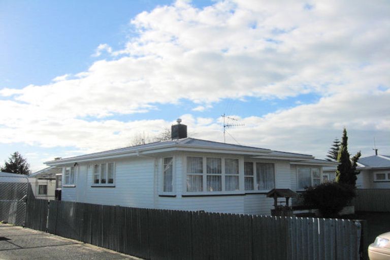 Photo of property in 4 Marsden Street, Levin, 5510