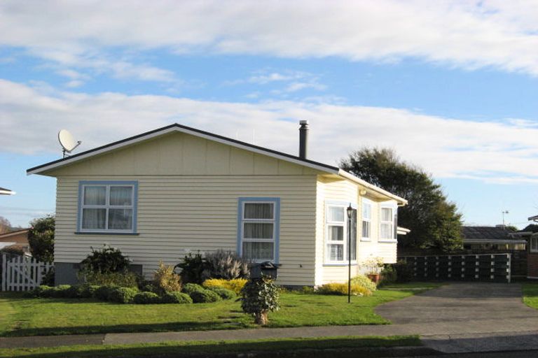 Photo of property in 14 Burn Street, Levin, 5510