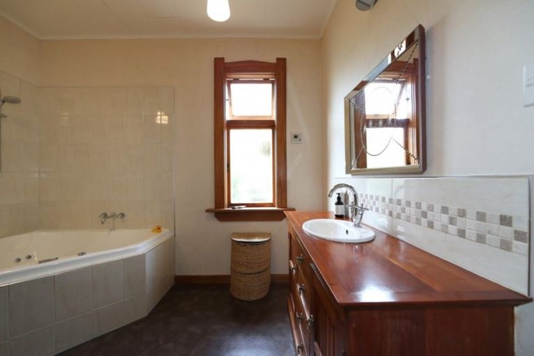 Photo of property in 212 Wolseley Street, Mayfair, Hastings, 4122