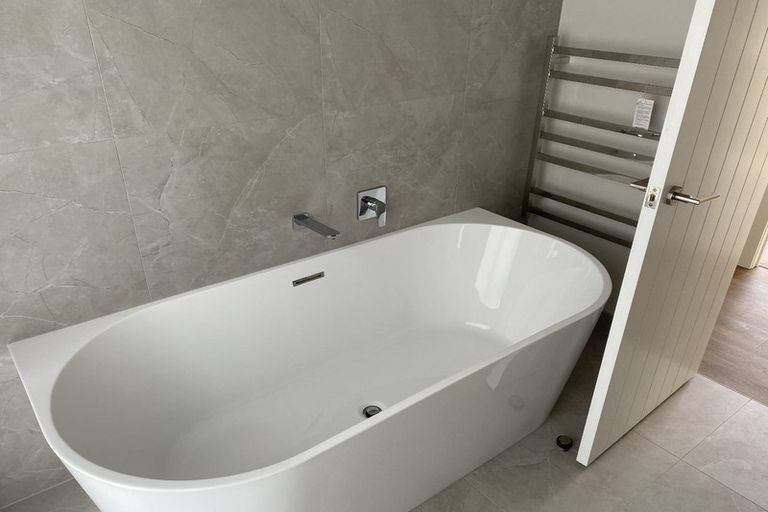 Photo of property in 2 Grove Lane, Omokoroa, 3114