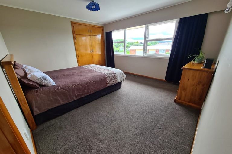 Photo of property in 1/40 Hillcrest Avenue, Hillcrest, Auckland, 0627