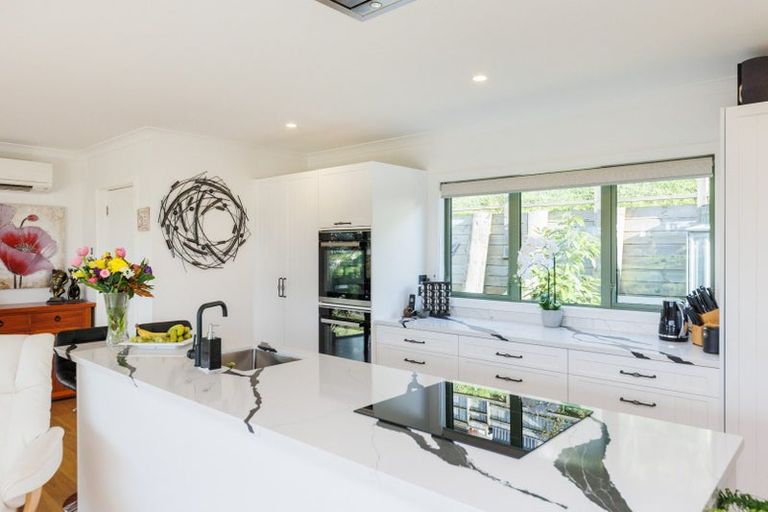 Photo of property in 121 Cashmere Drive, Fitzherbert, Palmerston North, 4410