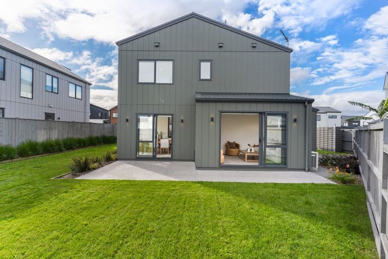 Photo of property in 3 Aquamarine Road, Rosehill, Papakura, 2113
