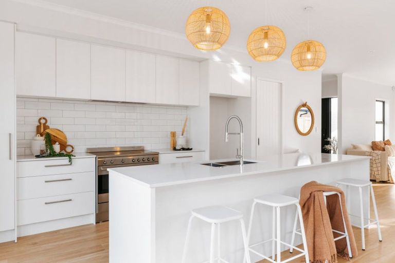 Photo of property in 4 Sapida Close, Papamoa Beach, Papamoa, 3118