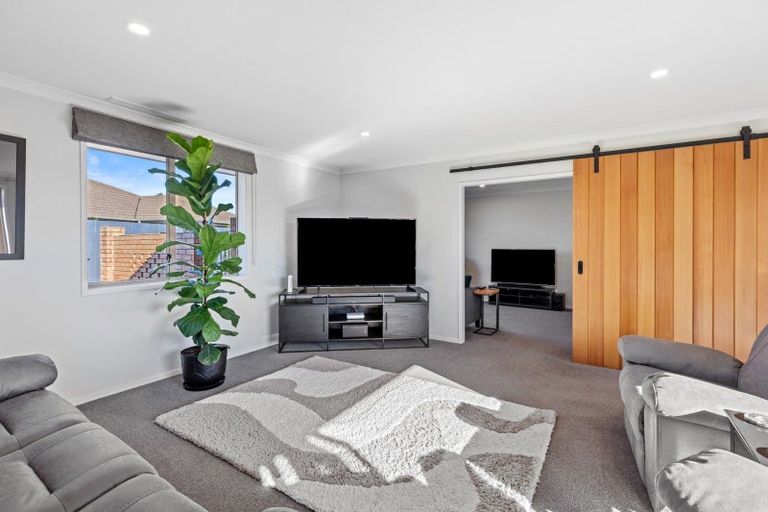 Photo of property in 1 Roxbury Place, Papamoa Beach, Papamoa, 3118