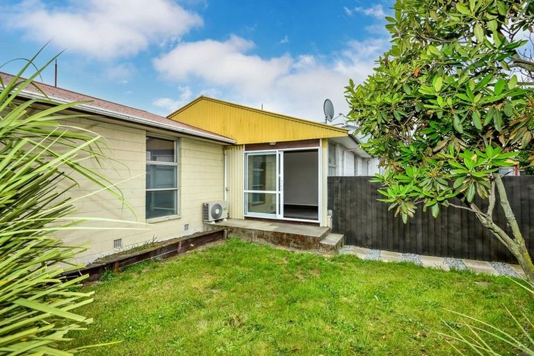 Photo of property in 2/72 Springs Road, Hornby, Christchurch, 8042