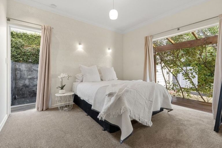 Photo of property in 16a Fenwick Avenue, Milford, Auckland, 0620