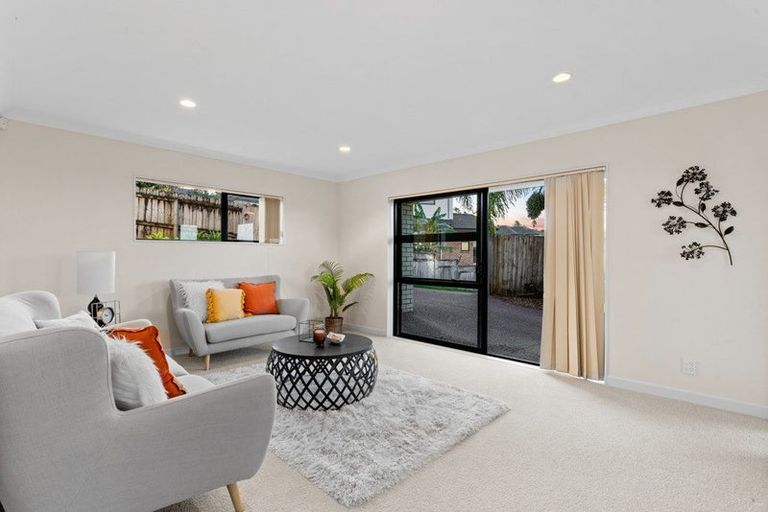 Photo of property in 64 San Valentino Drive, Henderson, Auckland, 0612