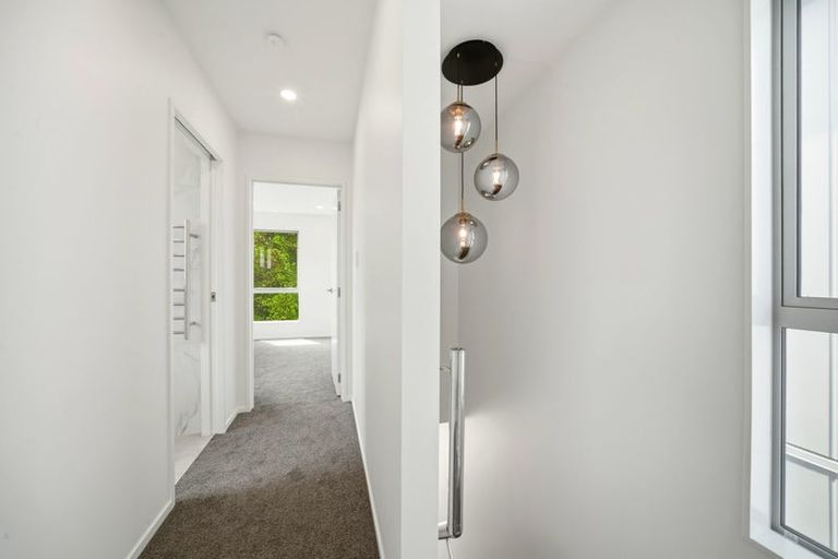 Photo of property in 26e Trojan Crescent, New Lynn, Auckland, 0600