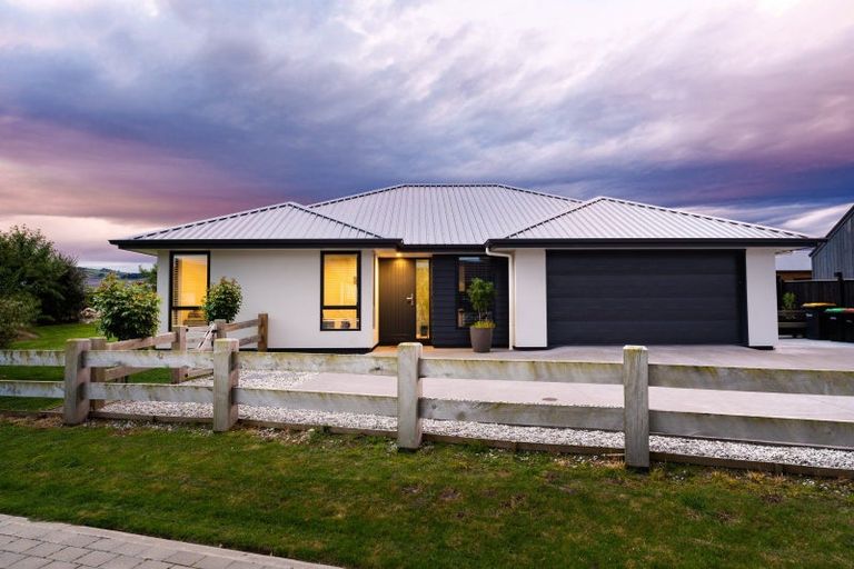 Photo of property in 13 Three Kings Court, Outram, 9019