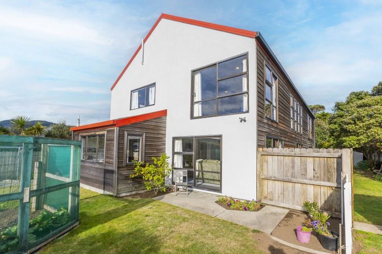 Photo of property in 23 Miro Road, Raumati South, Paraparaumu, 5032