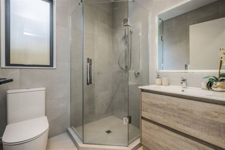 Photo of property in 4 Bendridge Street, Flat Bush, Auckland, 2019