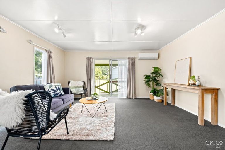 Photo of property in 1/23 Gemstone Drive, Birchville, Upper Hutt, 5018