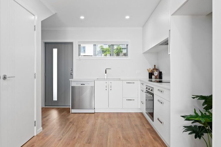 Photo of property in 10/19 Ruakiwi Road, Hamilton Lake, Hamilton, 3204