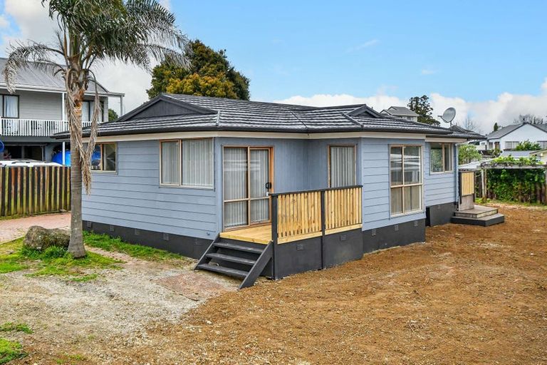 Photo of property in 4 Montego Place, Weymouth, Auckland, 2103