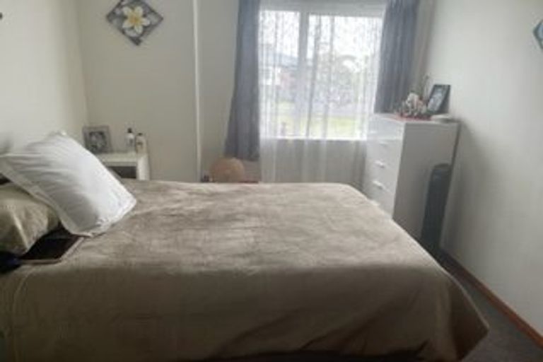 Photo of property in 16 Carey Street, Waitara, 4320