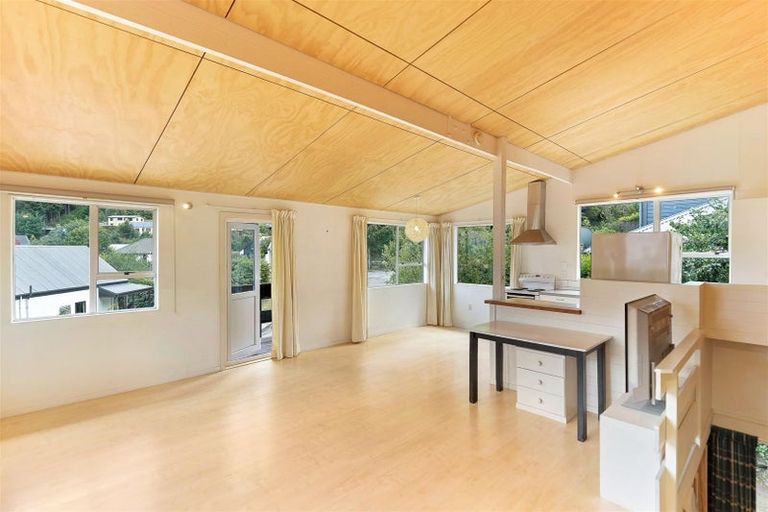 Photo of property in 255 Fernhill Road, Sunshine Bay, Queenstown, 9300