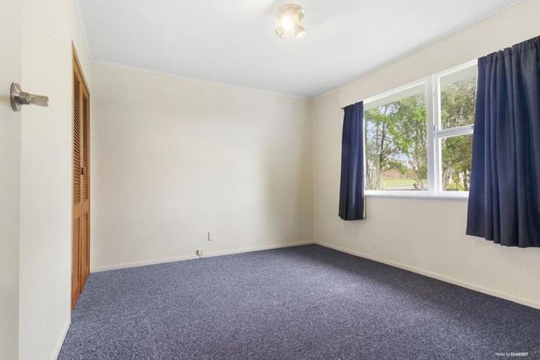 Photo of property in 4 Ranui Avenue, Ranui, Auckland, 0612