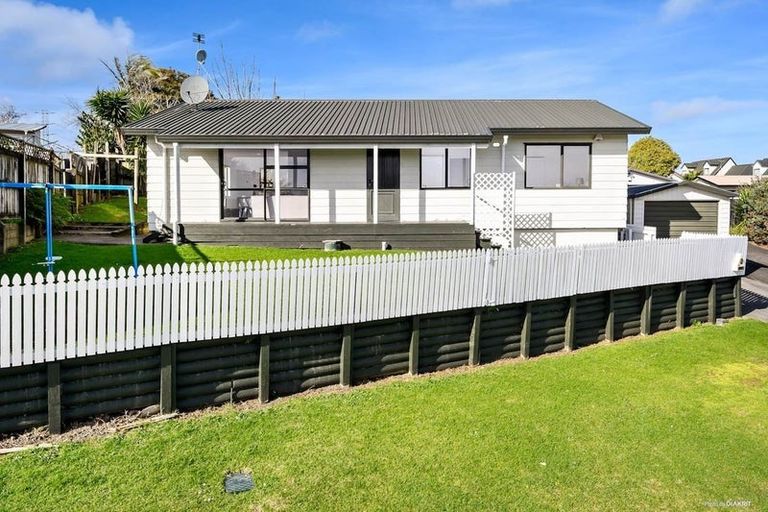 Photo of property in 4b Kimdale Place, Totara Heights, Auckland, 2105