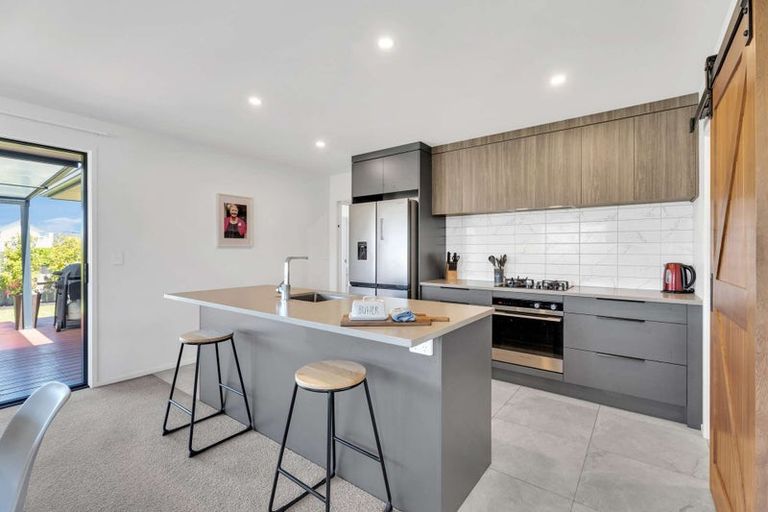 Photo of property in 4 Ronomor Place, Whitianga, 3510