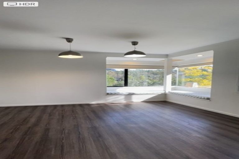 Photo of property in 2/5 Tahinga Street, Northcote, Auckland, 0627