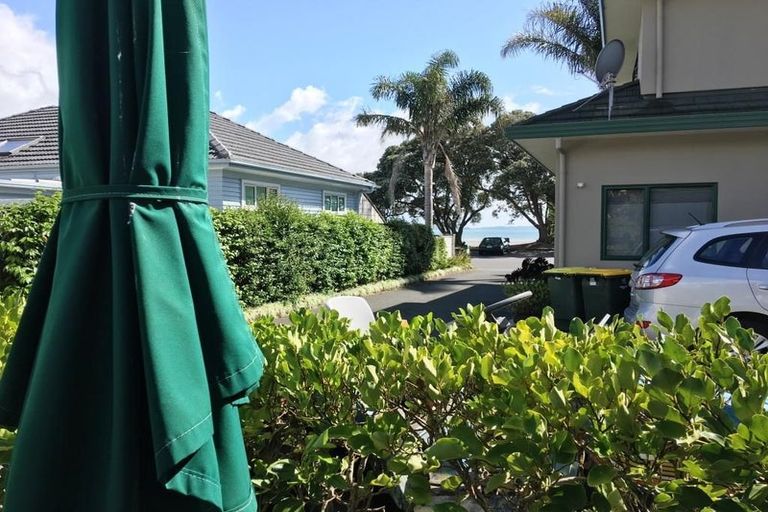 Photo of property in 25 Shelly Beach Parade, Cockle Bay, Auckland, 2014