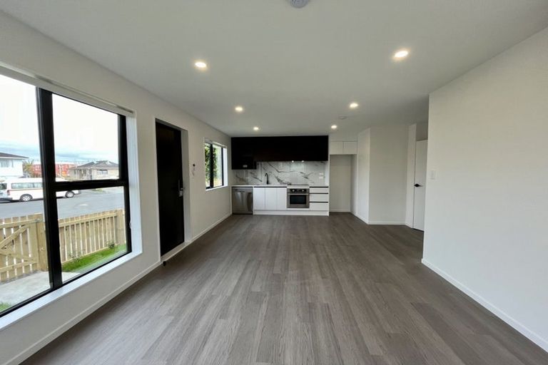 Photo of property in 12a Massine Place, Randwick Park, Auckland, 2105